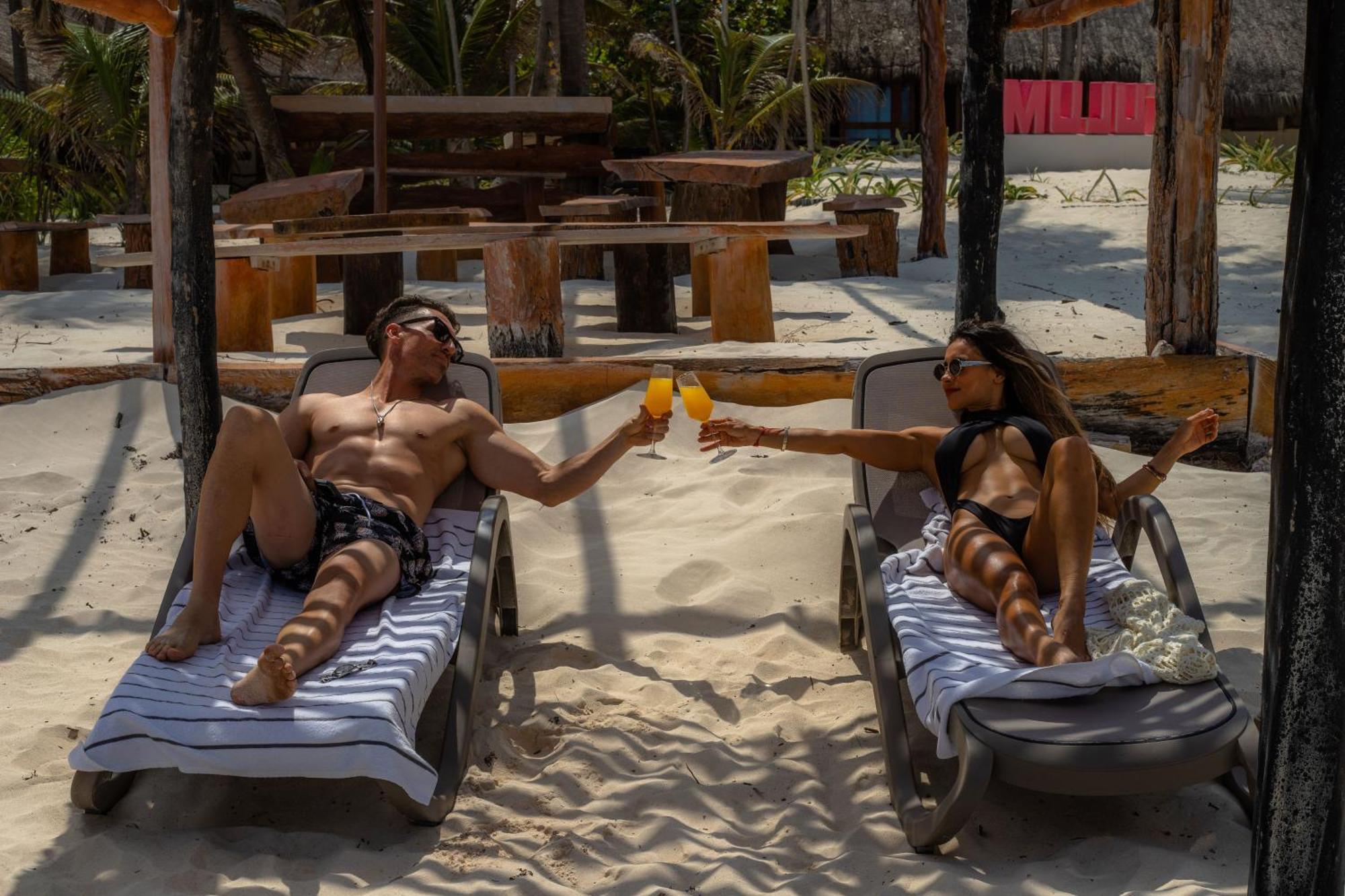 Bt Live Tulum Located At The Party Zone Hotel ภายนอก รูปภาพ